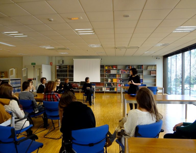 DSC04243 (Custom) DSC04243 (Custom)